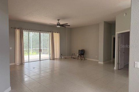 House in Clermont, Florida 3 bedrooms, 221.94 sq.m. № 2230786 - photo 8