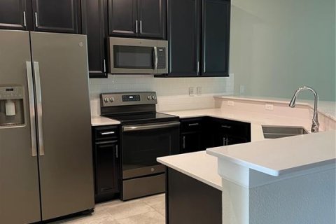 Townhouse in Davenport, Florida 2 bedrooms, 129.51 sq.m. № 1875879 - photo 4