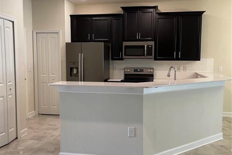 Townhouse in Davenport, Florida 2 bedrooms, 129.51 sq.m. № 1875879 - photo 2