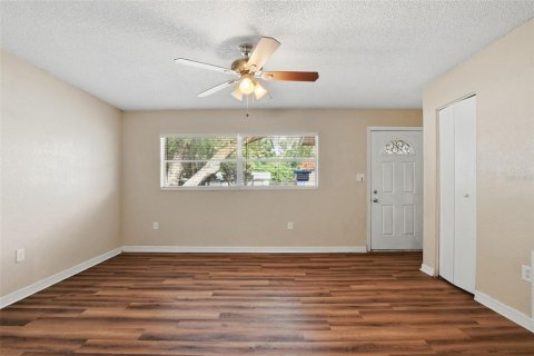 Villa ou maison à vendre à Orlando, Floride: 5 chambres, 166.57 m2 № 2131713 - photo 4