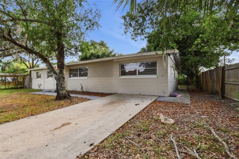 Villa ou maison à vendre à Orlando, Floride: 5 chambres, 166.57 m2 № 2131713 - photo 2