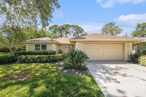 House in Clearwater, Florida 2 bedrooms, 157.66 sq.m. № 1880608 - photo 1