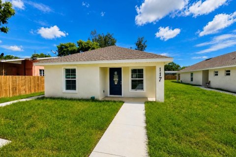 Appartement à Avon Park, Floride 2 chambres, 74.32 m2 № 2425383
