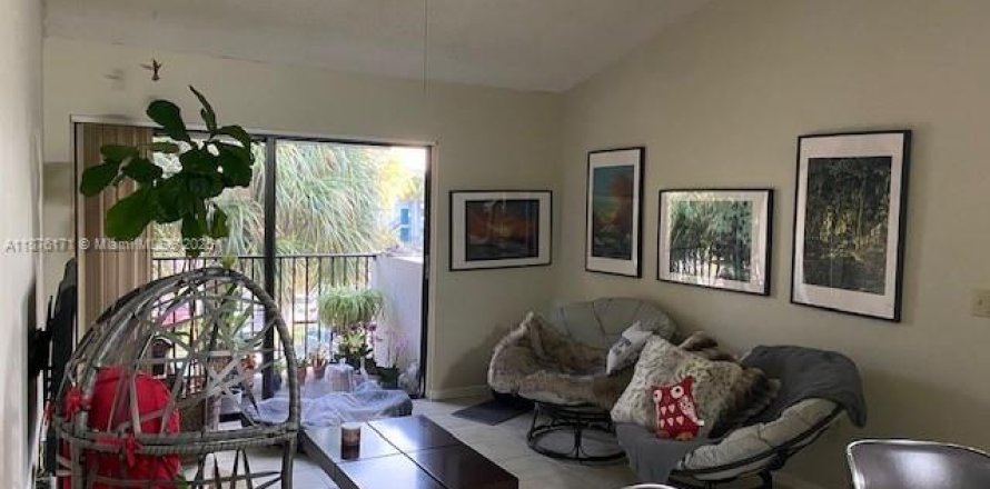 Condo in Hialeah, Florida, 1 bedroom  № 1927293