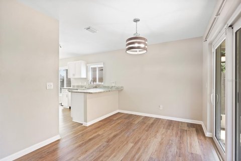 House in Valrico, Florida 3 bedrooms, 115.57 sq.m. № 1906543 - photo 7