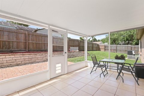 House in Valrico, Florida 3 bedrooms, 115.57 sq.m. № 1906543 - photo 25