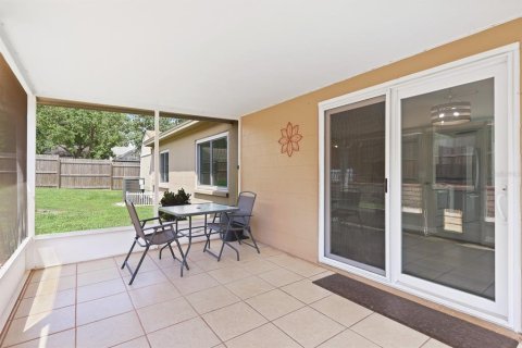 House in Valrico, Florida 3 bedrooms, 115.57 sq.m. № 1906543 - photo 26