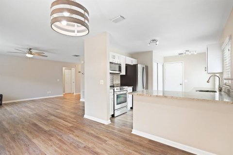 House in Valrico, Florida 3 bedrooms, 115.57 sq.m. № 1906543 - photo 8