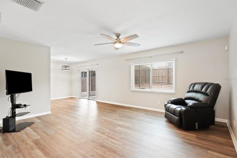 House in Valrico, Florida 3 bedrooms, 115.57 sq.m. № 1906543 - photo 4