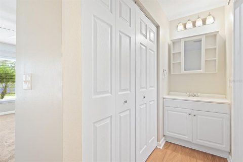 House in Valrico, Florida 3 bedrooms, 115.57 sq.m. № 1906543 - photo 19