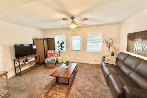 House in Tavares, Florida 3 bedrooms, 107.02 sq.m. № 1904637 - photo 9