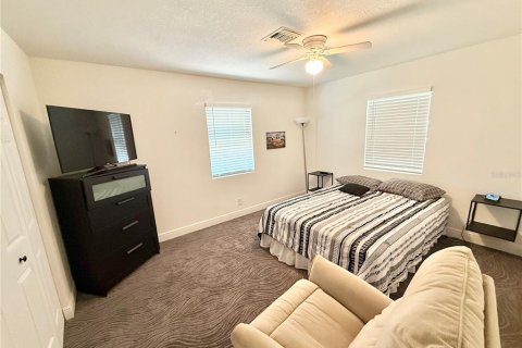 House in Tavares, Florida 3 bedrooms, 107.02 sq.m. № 1904637 - photo 14