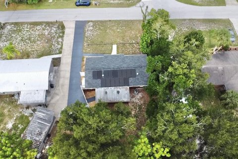 House in Tavares, Florida 3 bedrooms, 107.02 sq.m. № 1904637 - photo 24