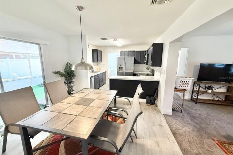 House in Tavares, Florida 3 bedrooms, 107.02 sq.m. № 1904637 - photo 8