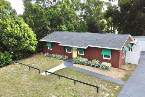 House in Tavares, Florida 3 bedrooms, 107.02 sq.m. № 1904637 - photo 3