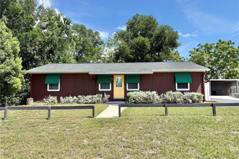 House in Tavares, Florida 3 bedrooms, 107.02 sq.m. № 1904637 - photo 1