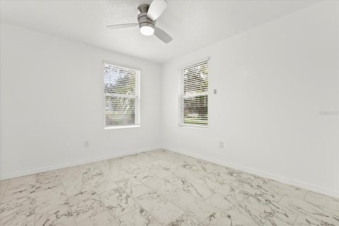 House in Leesburg, Florida 3 bedrooms, 189.71 sq.m. № 1914941 - photo 21