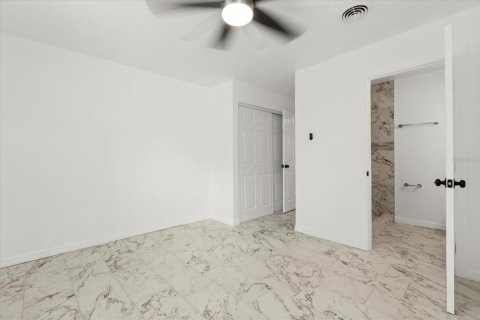 House in Leesburg, Florida 3 bedrooms, 189.71 sq.m. № 1914941 - photo 13