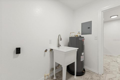 House in Leesburg, Florida 3 bedrooms, 189.71 sq.m. № 1914941 - photo 27