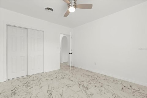 House in Leesburg, Florida 3 bedrooms, 189.71 sq.m. № 1914941 - photo 22