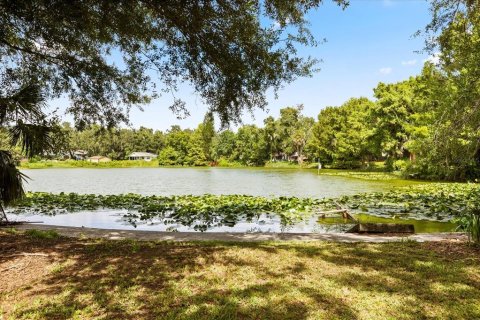 House in Leesburg, Florida 3 bedrooms, 189.71 sq.m. № 1914941 - photo 2