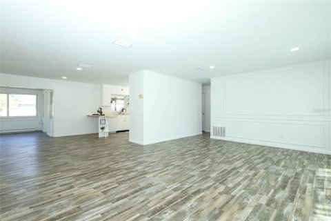Villa ou maison à vendre à DeBary, Floride: 3 chambres, 165.92 m2 № 2402925 - photo 13
