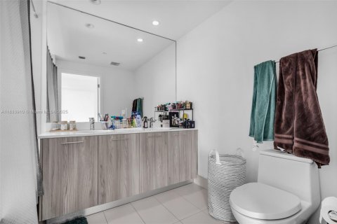 Condo in Miami, Florida, 2 bedrooms  № 1816444 - photo 19