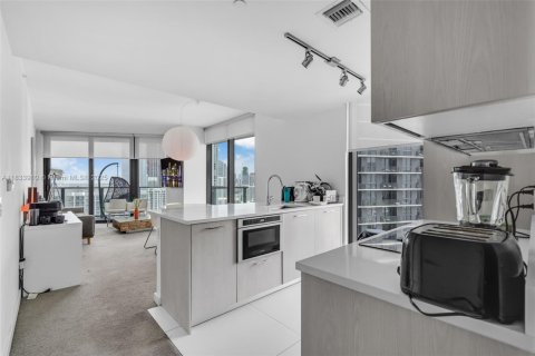 Condo in Miami, Florida, 2 bedrooms  № 1816444 - photo 5