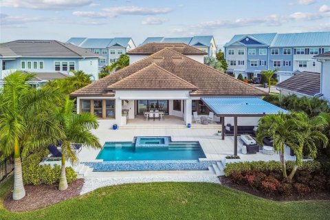 House in Tampa, Florida 4 bedrooms, 385.92 sq.m. № 2113858 - photo 7