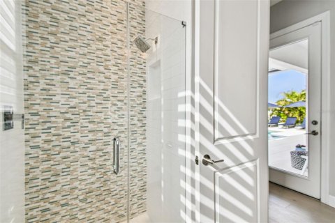 House in Tampa, Florida 4 bedrooms, 385.92 sq.m. № 2113858 - photo 23