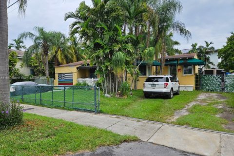 Villa ou maison à vendre à Miami, Floride: 3 chambres, 136.1 m2 № 1929305 - photo 4