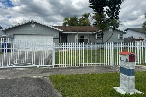 House in Homestead, Florida 2 bedrooms № 1971460