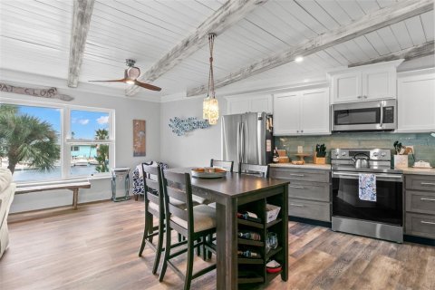 Condo in New Port Richey, Florida, 1 bedroom  № 1718158 - photo 8