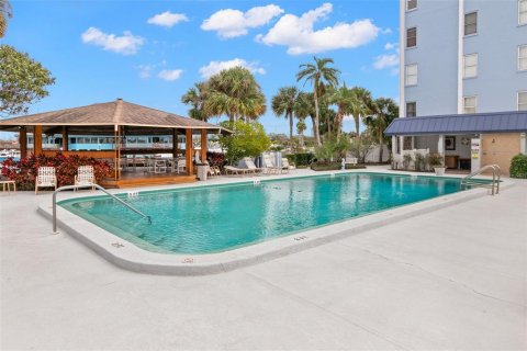 Condo in New Port Richey, Florida, 1 bedroom  № 1718158 - photo 22
