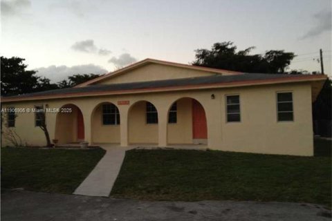 Villa ou maison à Dania Beach, Floride 3 chambres, 139.63 m2 № 1963335