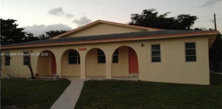 Villa ou maison à Dania Beach, Floride 3 chambres, 139.63 m2 № 1963335