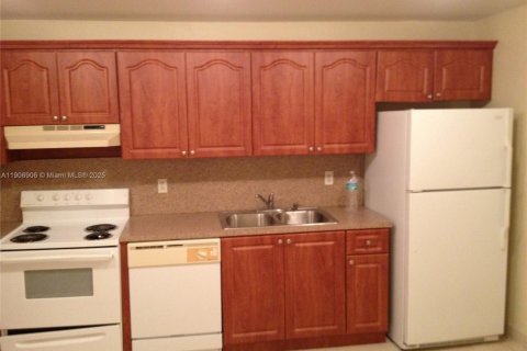 Villa ou maison à louer à Dania Beach, Floride: 3 chambres, 139.63 m2 № 1963335 - photo 4