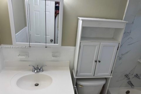 Villa ou maison à louer à Dania Beach, Floride: 3 chambres, 139.63 m2 № 1963335 - photo 13