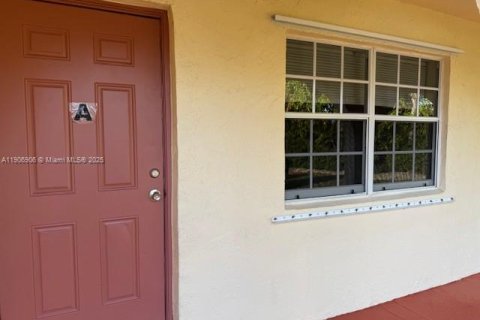 Villa ou maison à louer à Dania Beach, Floride: 3 chambres, 139.63 m2 № 1963335 - photo 2