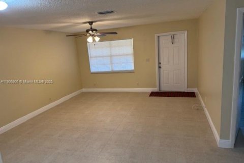 Villa ou maison à louer à Dania Beach, Floride: 3 chambres, 139.63 m2 № 1963335 - photo 8