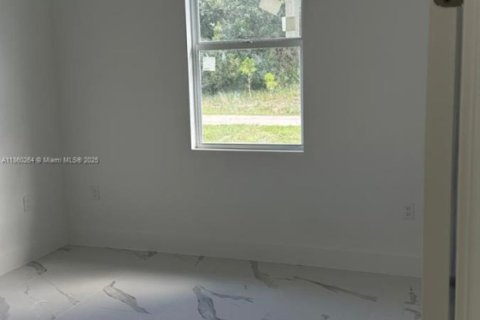 House in Lehigh Acres, Florida 4 bedrooms № 1889062 - photo 25