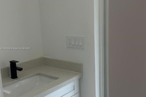 House in Lehigh Acres, Florida 4 bedrooms № 1889062 - photo 27