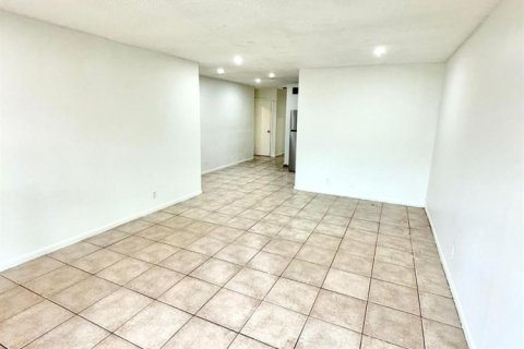 Appartement à louer à Lauderhill, Floride: 3 chambres, 111.48 m2 № 2085290 - photo 10