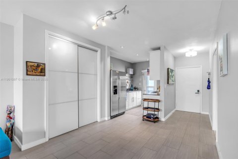 Copropriété à louer à North Miami, Floride: 1 chambre, 64.75 m2 № 1966097 - photo 10