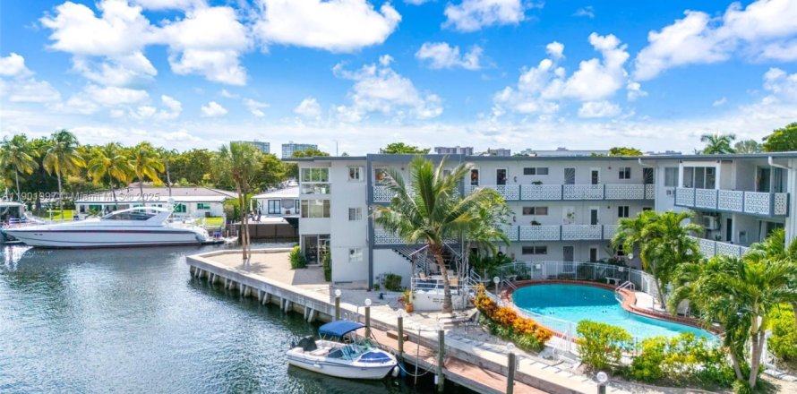 Condo à North Miami, Floride, 1 chambre № 1966097