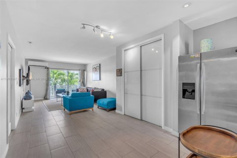 Copropriété à louer à North Miami, Floride: 1 chambre, 64.75 m2 № 1966097 - photo 9