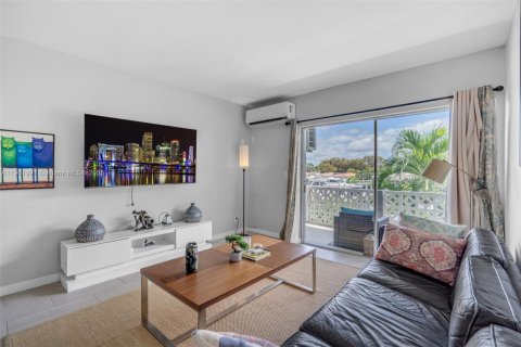 Copropriété à louer à North Miami, Floride: 1 chambre, 64.75 m2 № 1966097 - photo 15