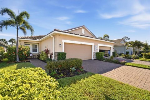 House in Venice, Florida 2 bedrooms, 133.04 sq.m. № 2214870