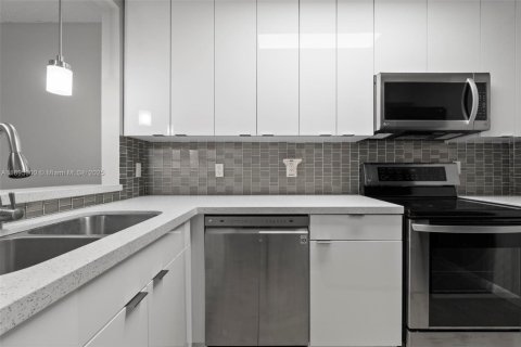 Condominio en venta en Coral Springs, Florida, 2 dormitorios, 68.47 m2 № 1950367 - foto 8