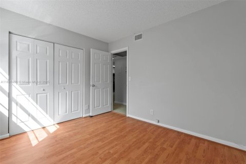 Condominio en venta en Coral Springs, Florida, 2 dormitorios, 68.47 m2 № 1950367 - foto 19